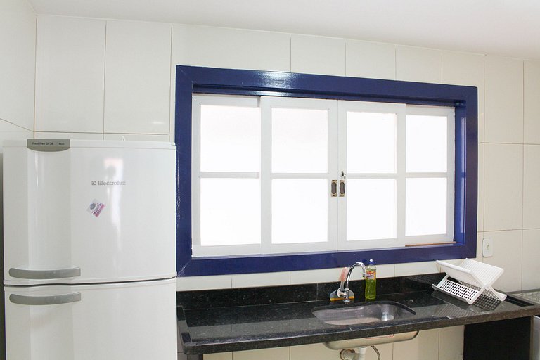 Casa com garagem - 300m da Rua das Pedras