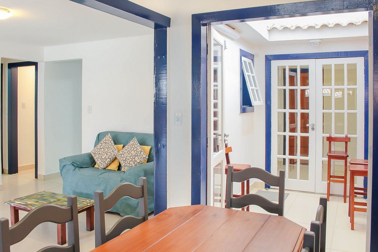 Casa com garagem - 300m da Rua das Pedras