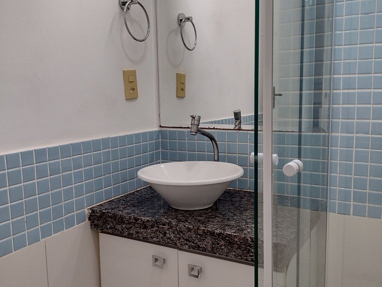 Casa em condomínio com piscina na Praia Rasa
