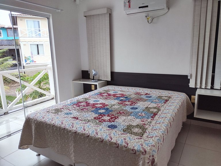 Casa em condomínio com piscina na Praia Rasa