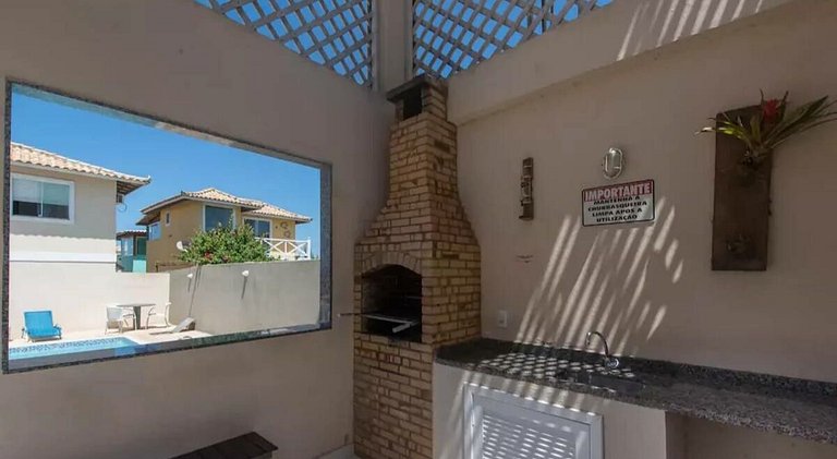 Casa em condomínio com piscina na Praia Rasa