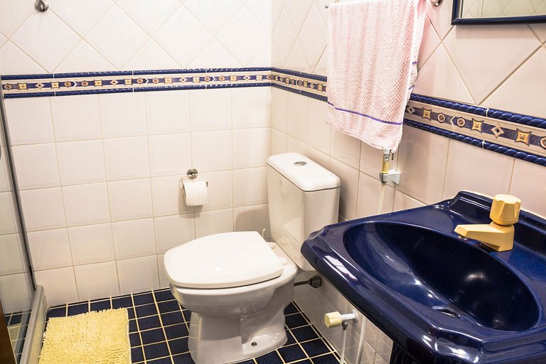 Piscina privativa e amplo quintal na Ferradura