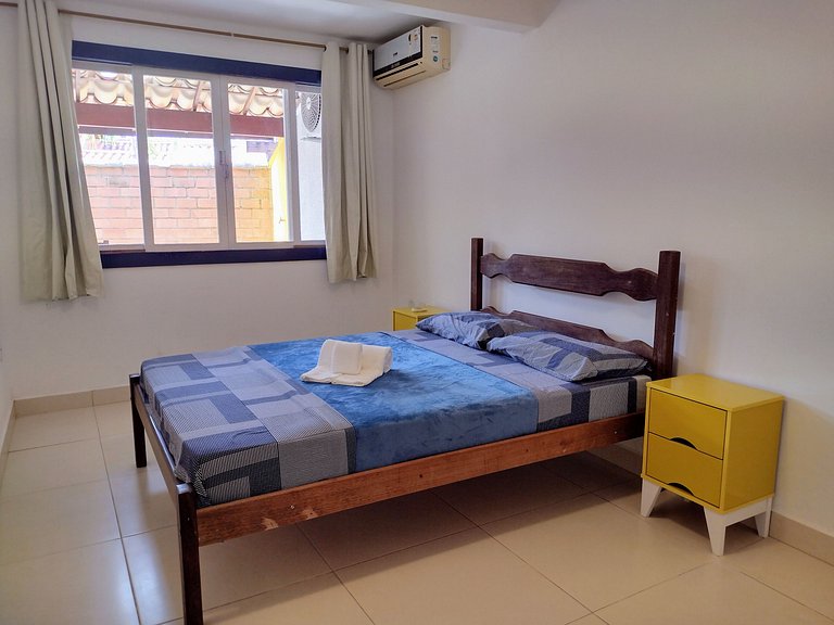 Casa com garagem - 300m da Rua das Pedras