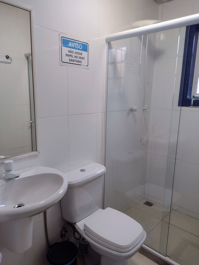Casa com garagem - 300m da Rua das Pedras