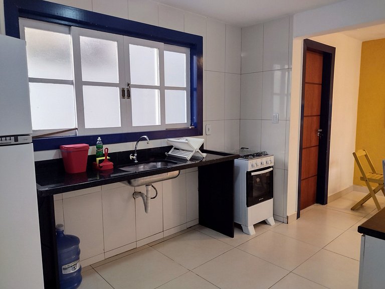 Casa com garagem - 300m da Rua das Pedras