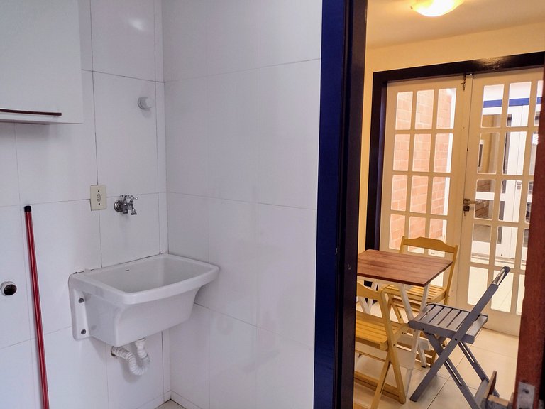Casa com garagem - 300m da Rua das Pedras