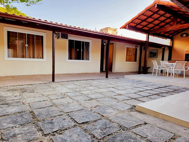 Bela casa de praia sossegada no Centro de Búzios