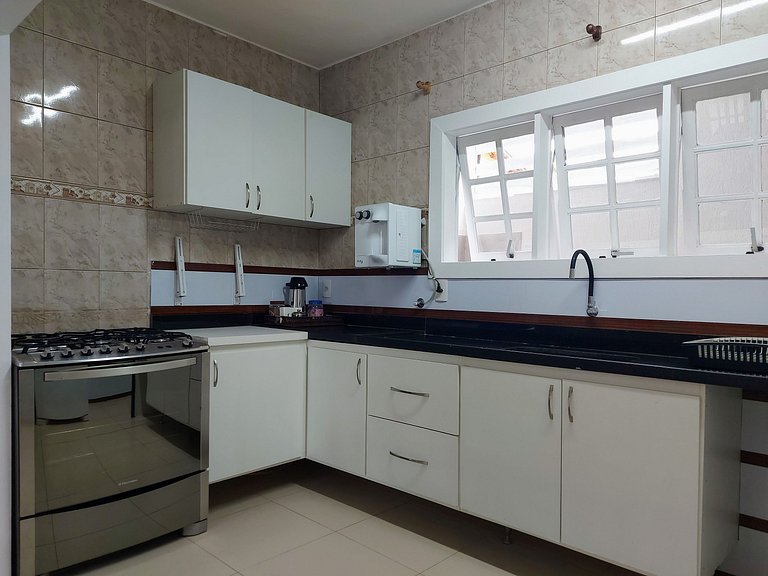 Amplo flat no Centro de Búzios