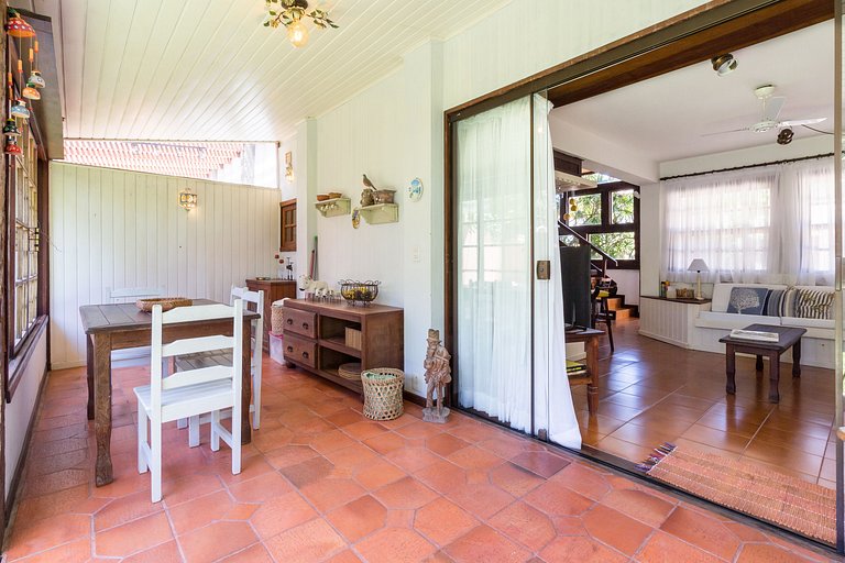 Casa em Condomínio 150m da Praia de Manguinhos