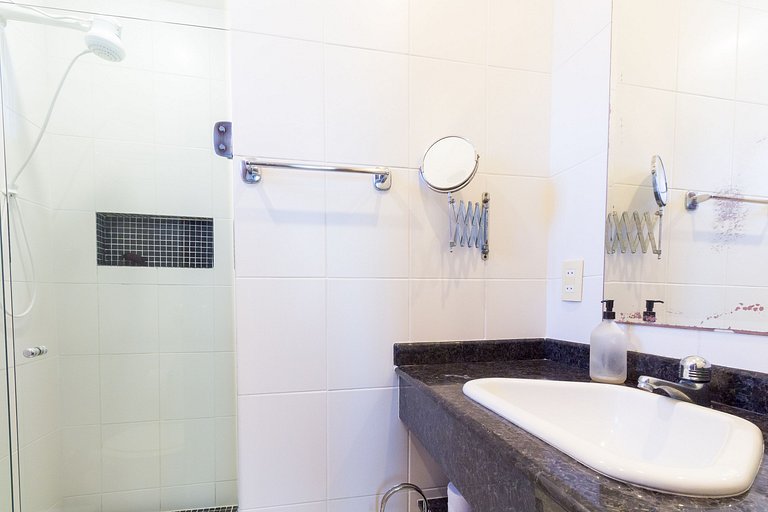 Casa em Condomínio 150m da Praia de Manguinhos
