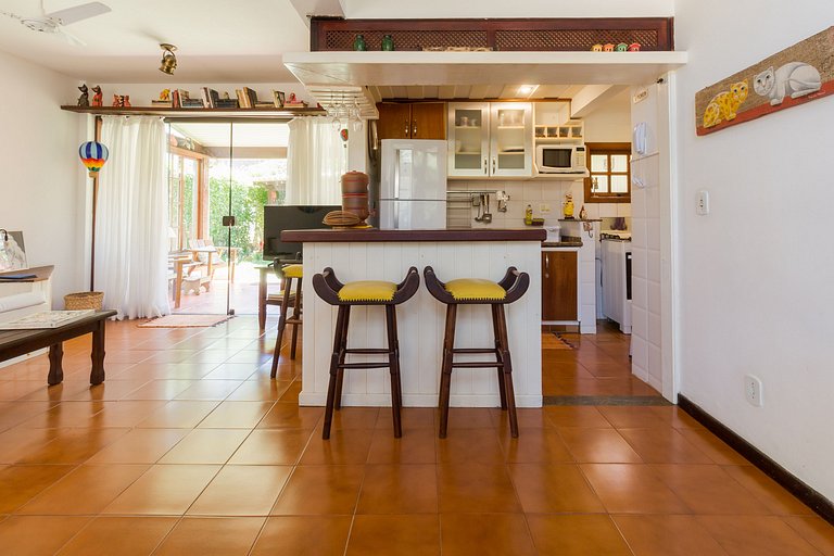 Casa em Condomínio 150m da Praia de Manguinhos