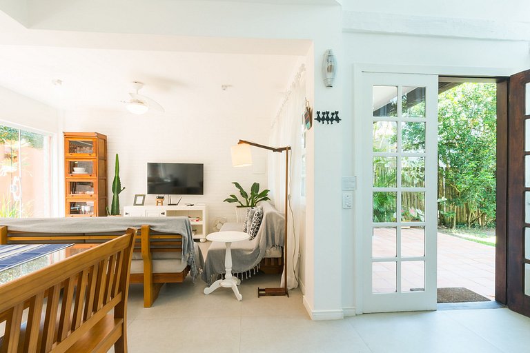 Linda casa em Cond. a 150m da Praia de Manguinhos