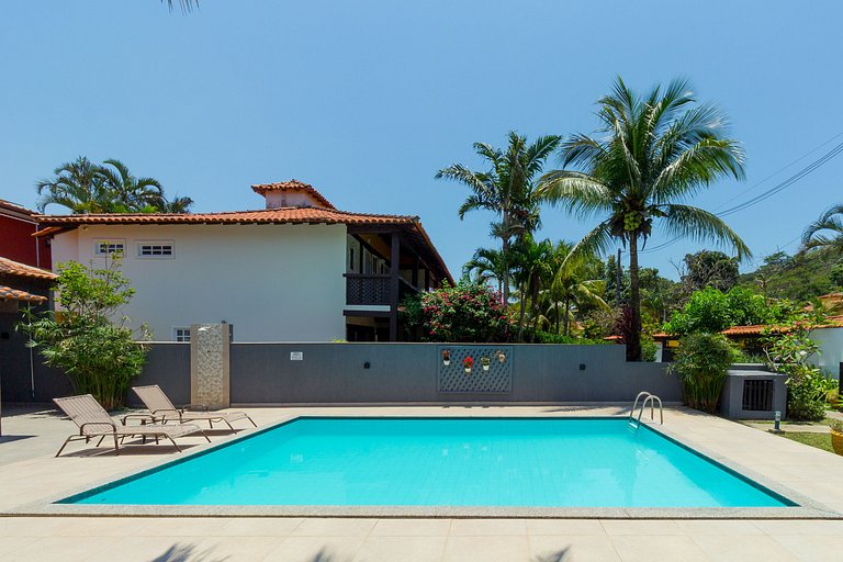 Casa em condomínio a 100m do canto esquerdo de Geribá