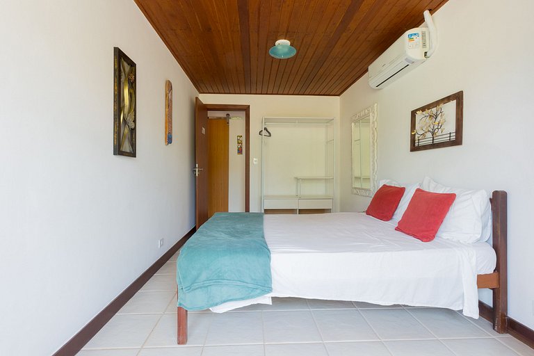 Casa em condomínio a 100m do canto esquerdo de Geribá