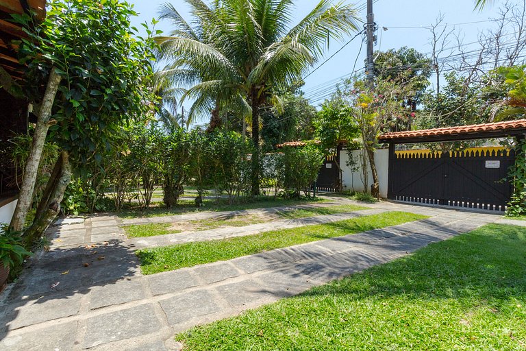 Casa em condomínio a 100m do canto esquerdo de Geribá