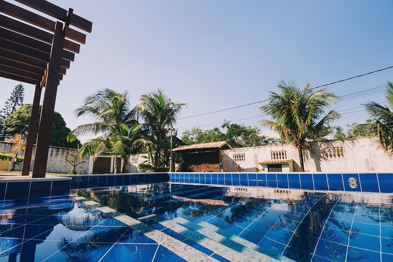 Piscina privativa e amplo quintal na Ferradura