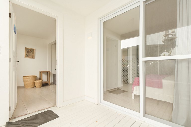 Apartamento com Garagem na Tartaruga - Búzios
