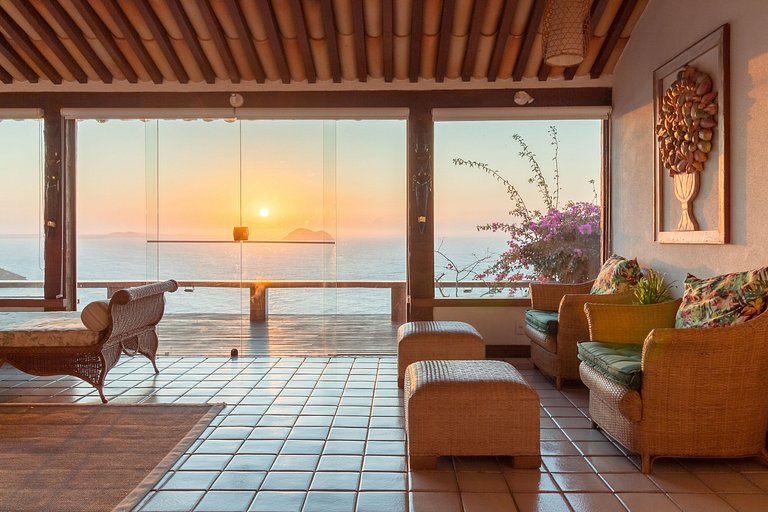 Casa Incrível em Búzios - Vista Mar e Pôr do Sol