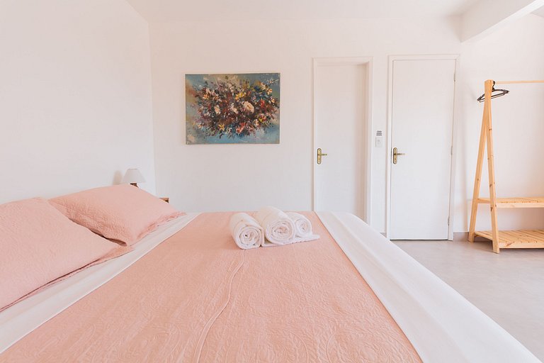 Renovated 3-bedroom house in a complete condominium next to