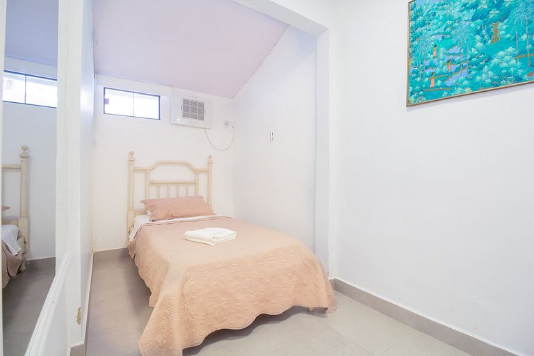 Renovated 3-bedroom house in a complete condominium next to