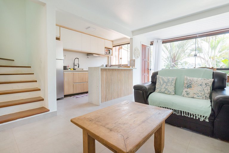 Casa reformada de 3 dormitorios en condominio completo junto