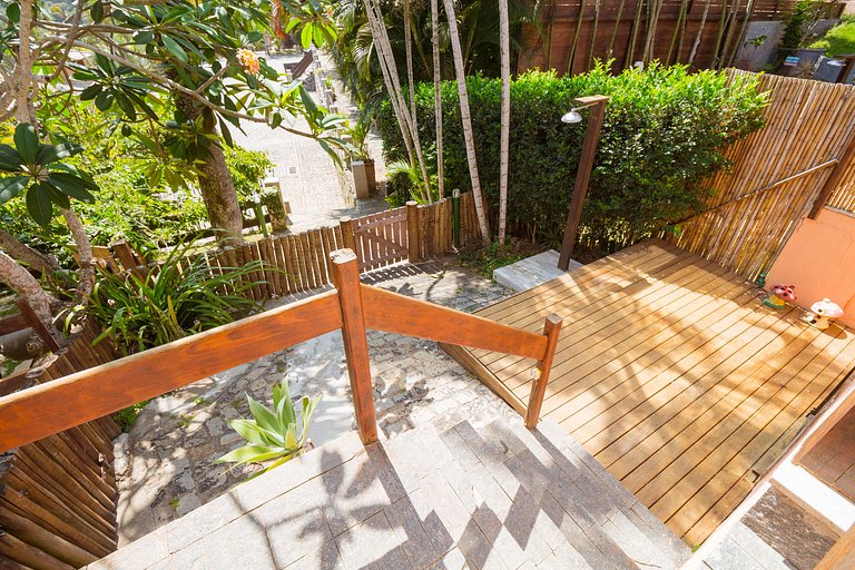 Renovated 3-bedroom house in a complete condominium next to