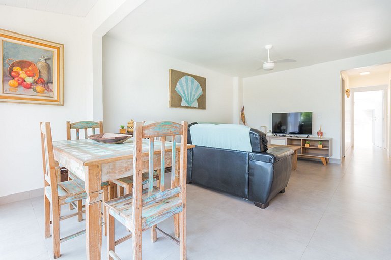 Renovated 3-bedroom house in a complete condominium next to