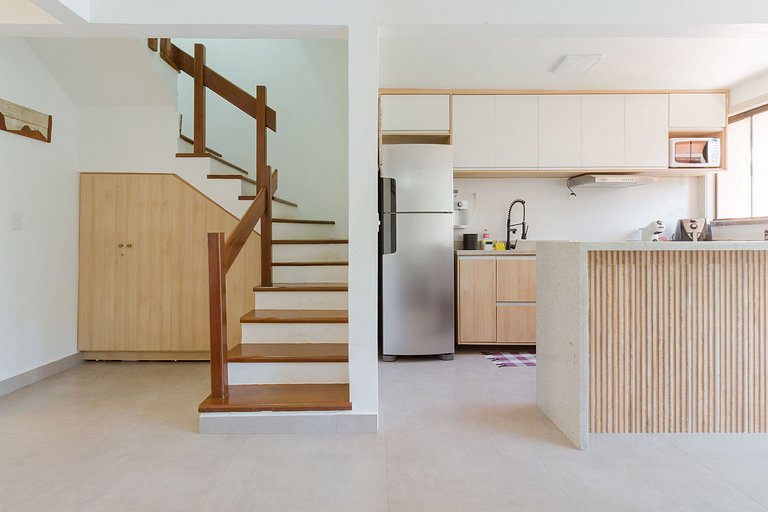 Casa reformada de 3 dormitorios en condominio completo junto