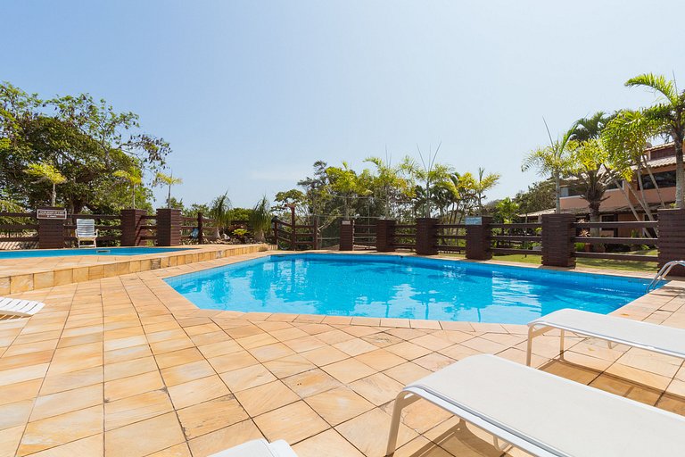 Casa reformada de 3 dormitorios en condominio completo junto