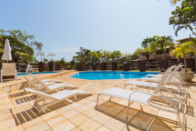 Casa reformada de 3 dormitorios en condominio completo junto