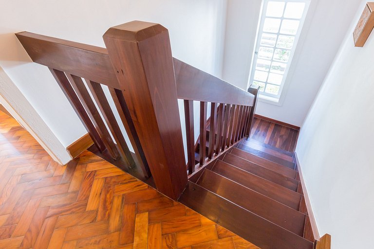 Casa em Condomínio ao lado da Rua das Pedras