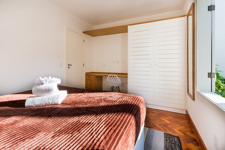 Casa em Condomínio ao lado da Rua das Pedras
