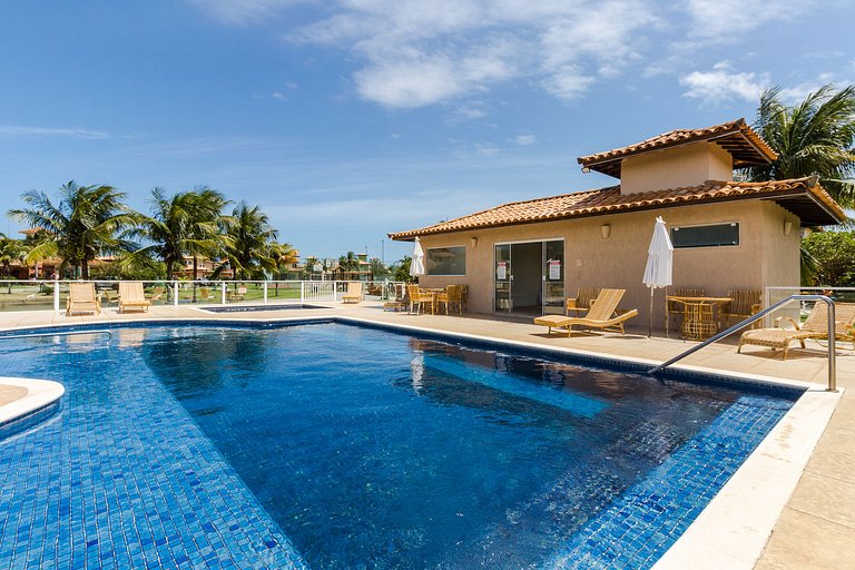 Casa térrea 3 quartos em condomínio completo - Búzios