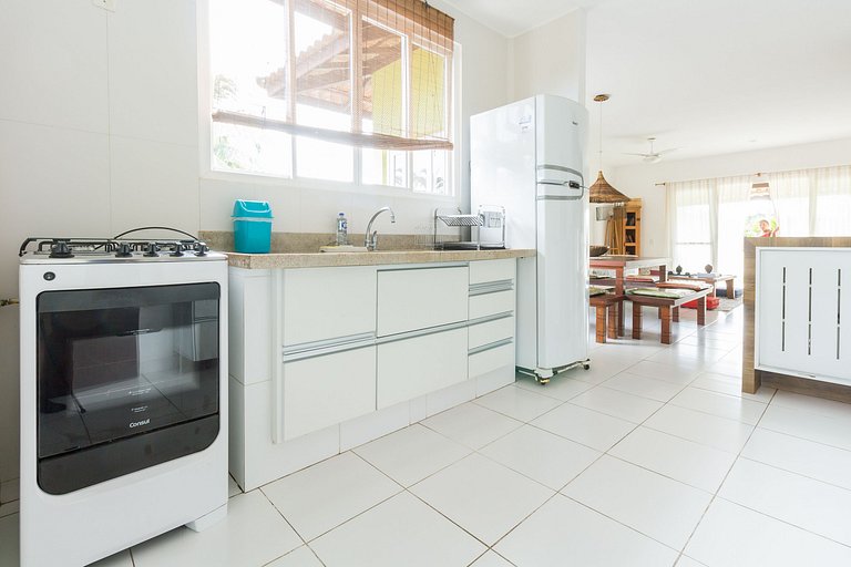 Casa térrea 3 quartos em condomínio completo - Búzios