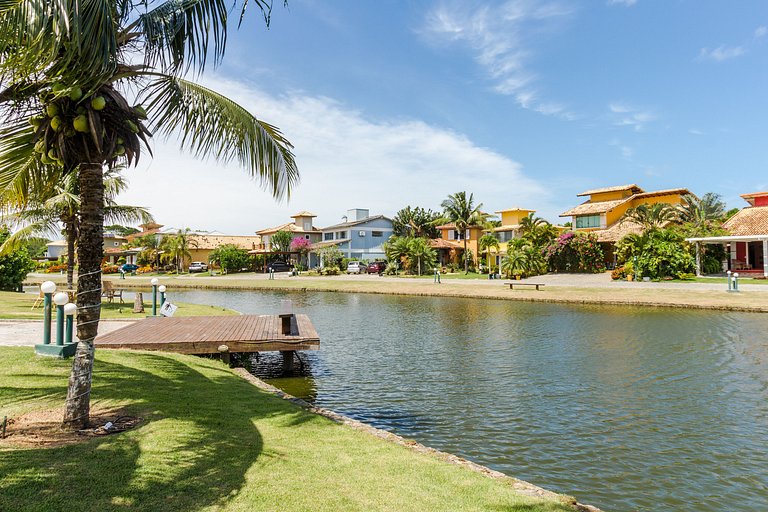 Casa térrea 3 quartos em condomínio completo - Búzios