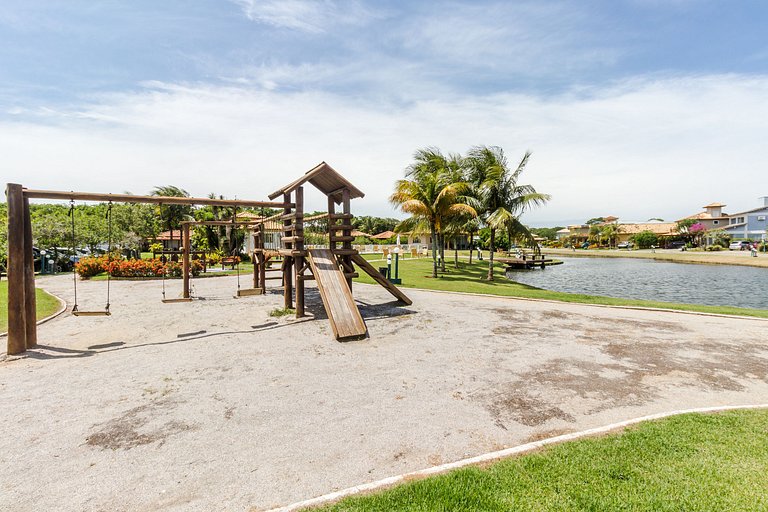 Casa térrea 3 quartos em condomínio completo - Búzios