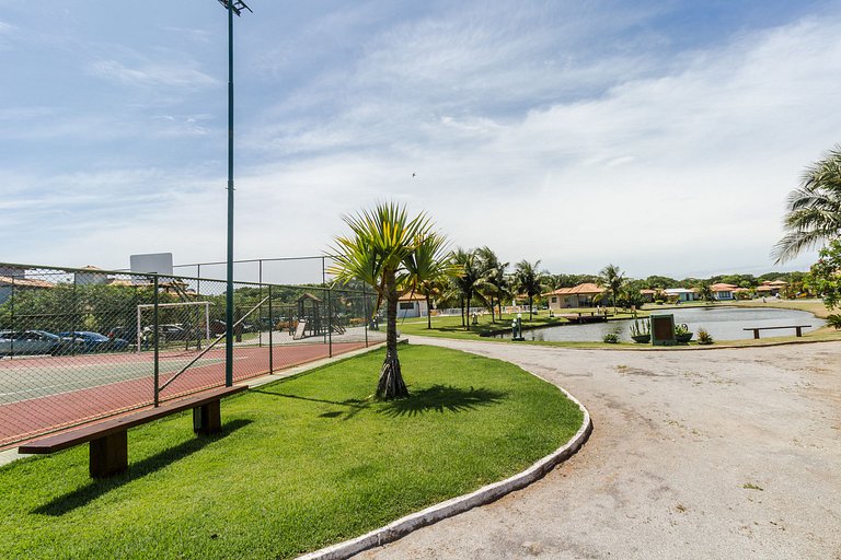 Casa térrea 3 quartos em condomínio completo - Búzios