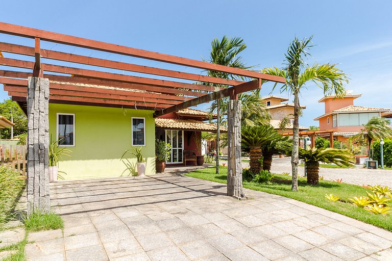 Casa térrea 3 quartos em condomínio completo - Búzios