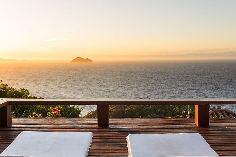 Casa Incrível em Búzios - Vista Mar e Pôr do Sol
