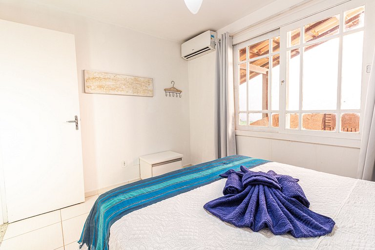 Casa 3 Quartos em Cond. Próximo à Rua das Pedras