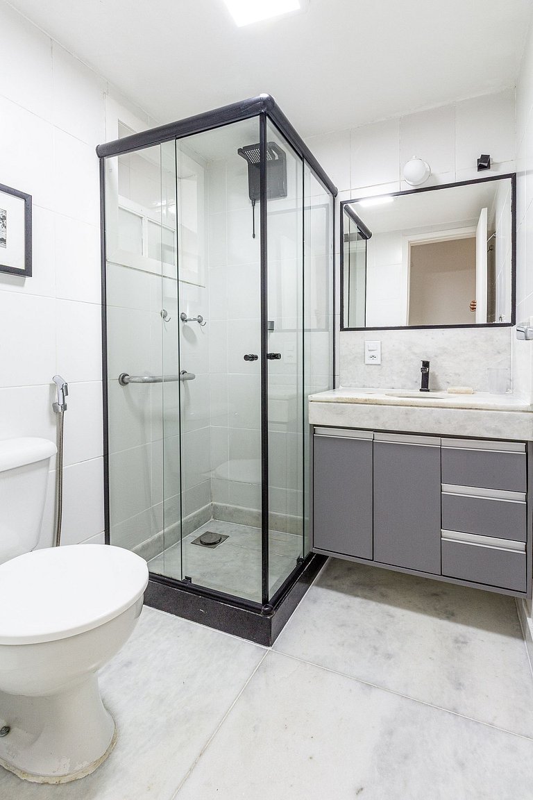 Casa 3 Quartos em Cond. Próximo à Rua das Pedras