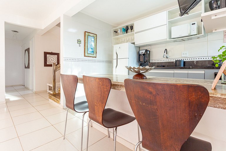 Casa 3 Quartos em Cond. Próximo à Rua das Pedras
