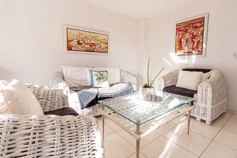 Casa 3 Quartos em Cond. Próximo à Rua das Pedras