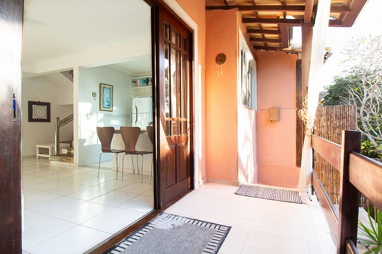 Casa 3 Quartos em Cond. Próximo à Rua das Pedras