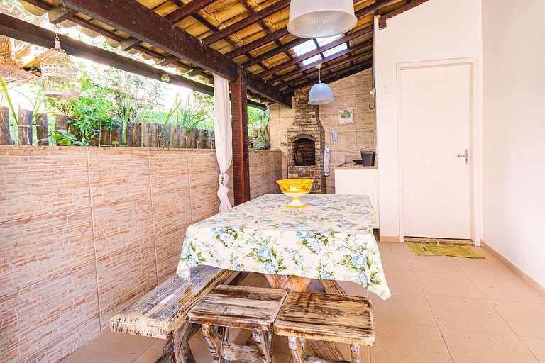 Casa 3 Quartos em Cond. Próximo à Rua das Pedras