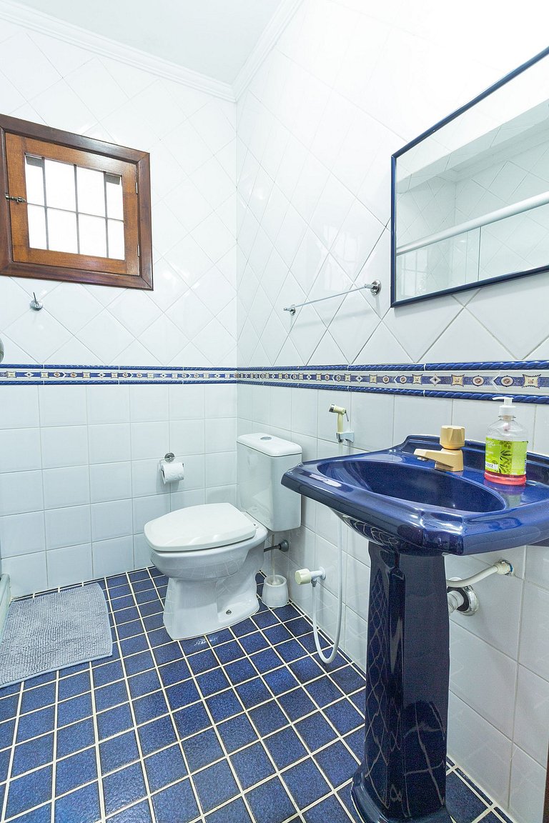 Piscina privativa e amplo quintal na Ferradura