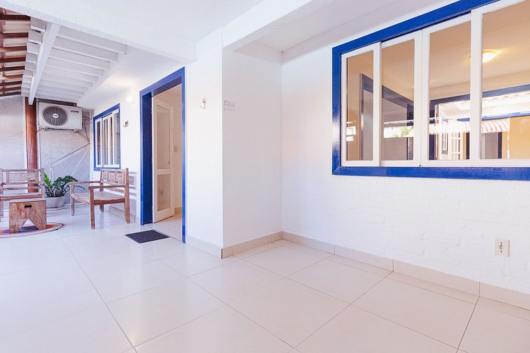 Casa com garagem - 300m da Rua das Pedras