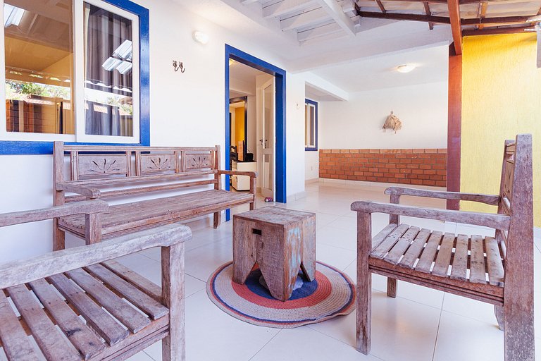 Casa com garagem - 300m da Rua das Pedras