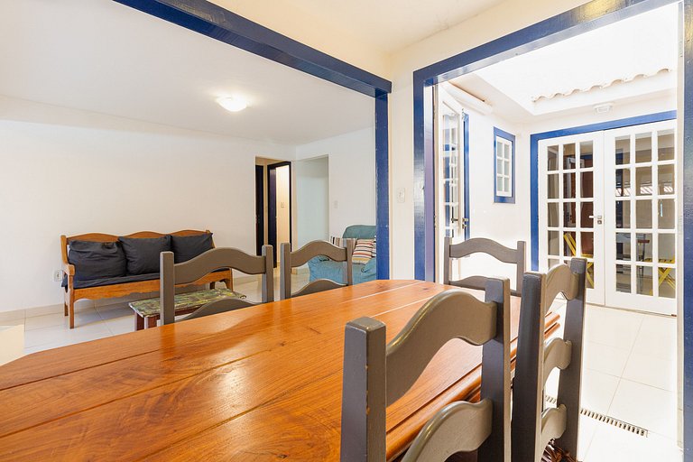 Casa com garagem - 300m da Rua das Pedras
