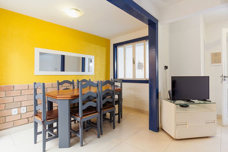 Casa com garagem - 300m da Rua das Pedras